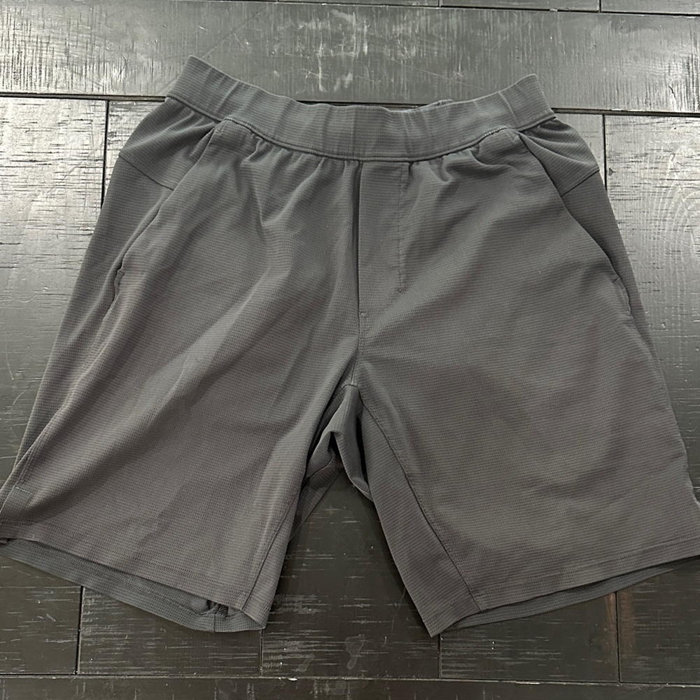 Lululemon size small Black Men's Shorts